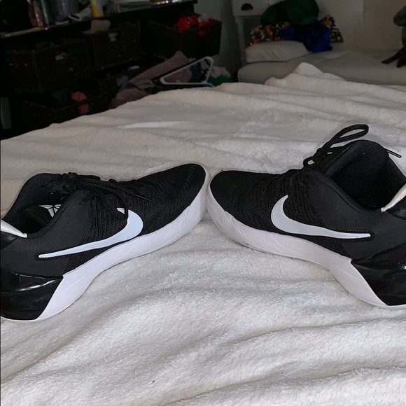 Men’s Nike Kobe AD Black White - Picture 4 of 5